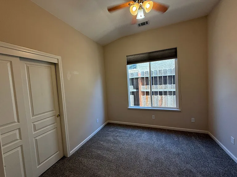 4024 Eastport Dr — Photo 27