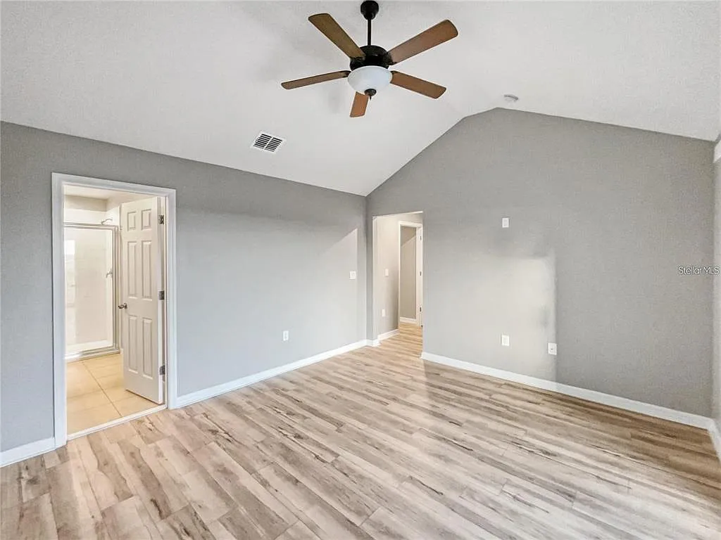 3 bed, 2.5 bath, 1528 sqft, $2,280 — Photo 4