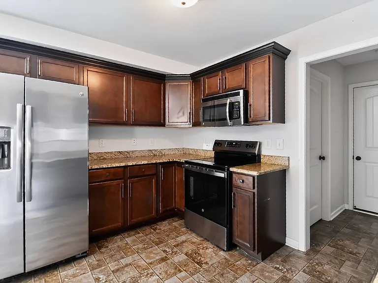 1004 Dwight Eisenhower Way — Photo 7