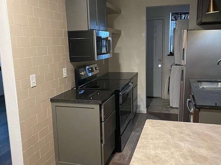 2903 NW 19th St — Photo 14