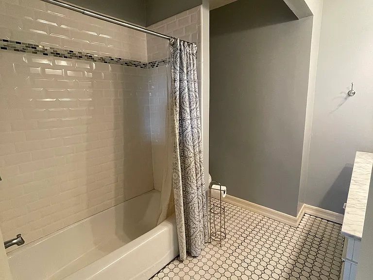 3061 Macarthur Blvd #1 — Photo 6