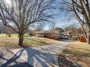 901 Azalea Dr, Columbia, TN 38401