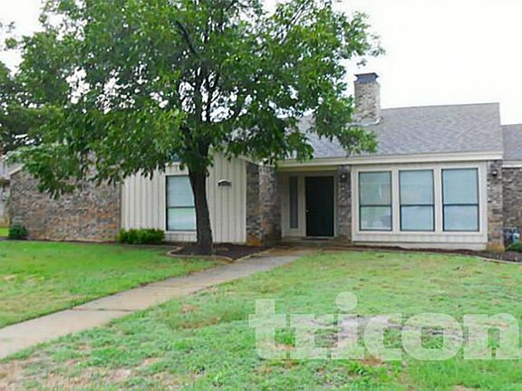 2nd image of 5711 Calumet Dr
