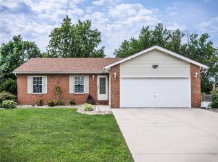 92 S Station Rd, Glen Carbon, IL 62034