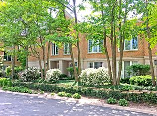 115 E Laurel Ave, Lake Forest, IL 60045