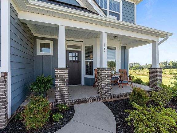 4th image of 406 Charney Ln