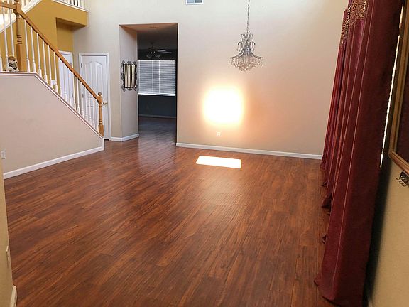 4th image of 23 Carver Ct