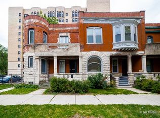 1327 E Hyde Park Blvd, Chicago, IL 60615
