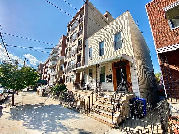 2nd image of 2337 31st Ave