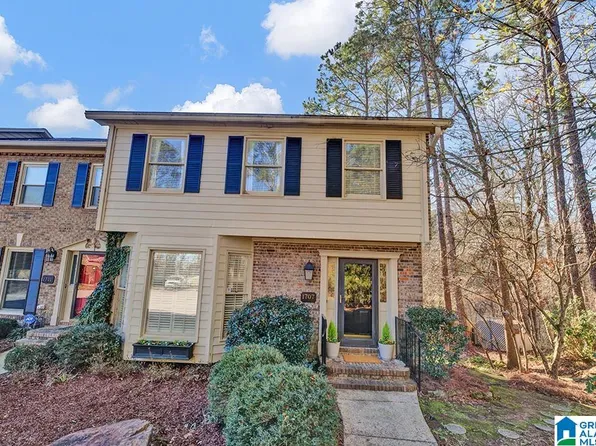 1707 Mountain Laurel Ln, Birmingham, AL 35244