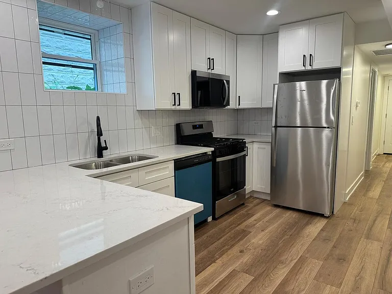 2522 W Charleston St #1 — Photo 3