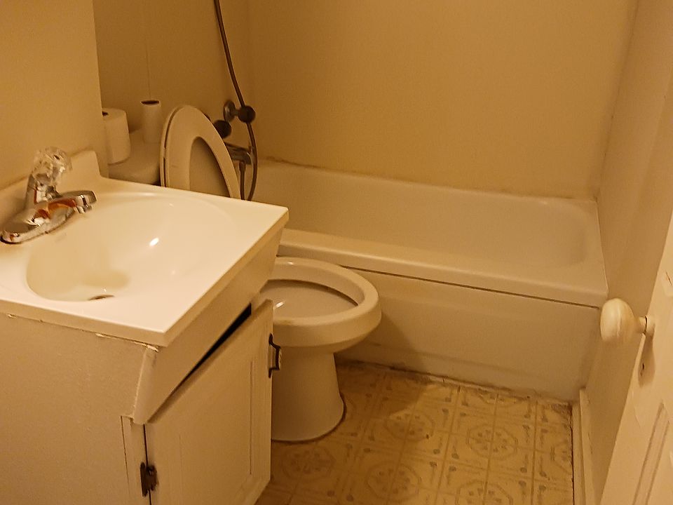 2nd image of 425 E 4th St #5