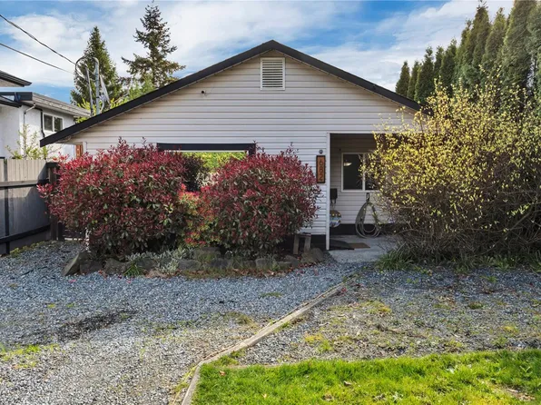 682 Bruce Ave, Nanaimo, BC V9R 3Y7