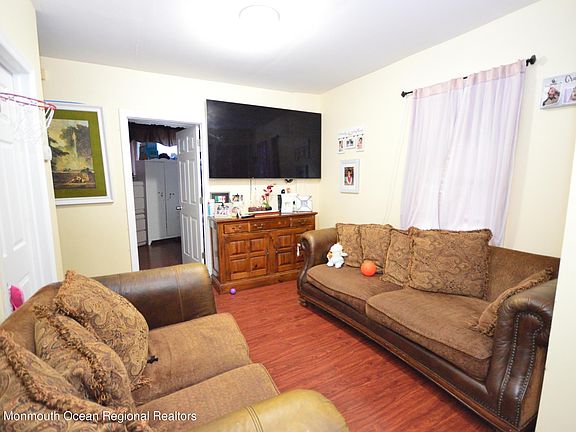 3rd image of 113 Watchung Ave