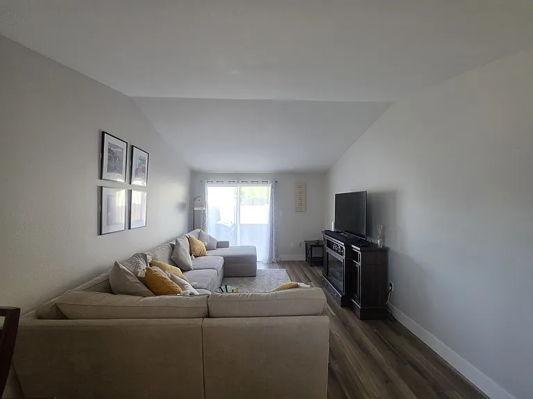 7024 Pierce Dr N — Photo 15