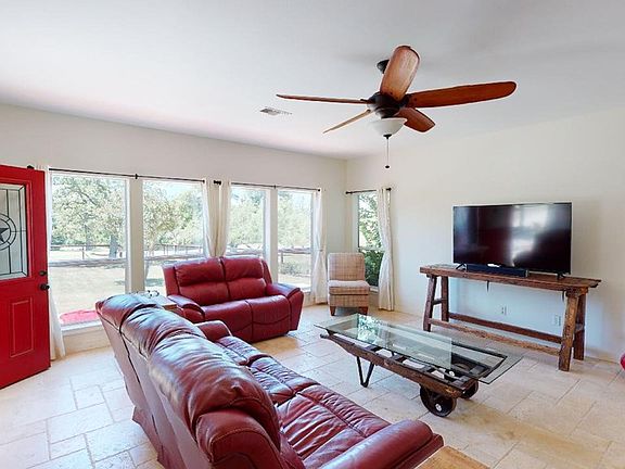 3rd image of 105 W Glen Lakes Ct