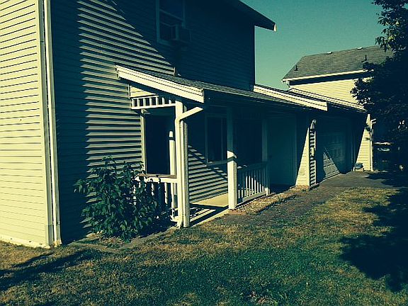 3rd image of 817 N 6th Ave SW