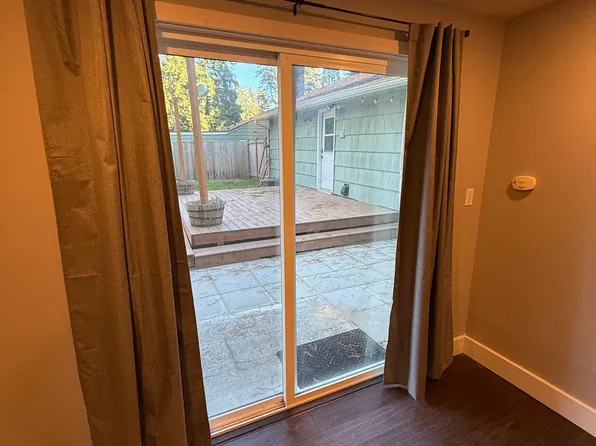 3014 NE 178th St, Lake Forest Park, WA 98155