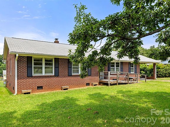 4th image of 751 Springdale Rd