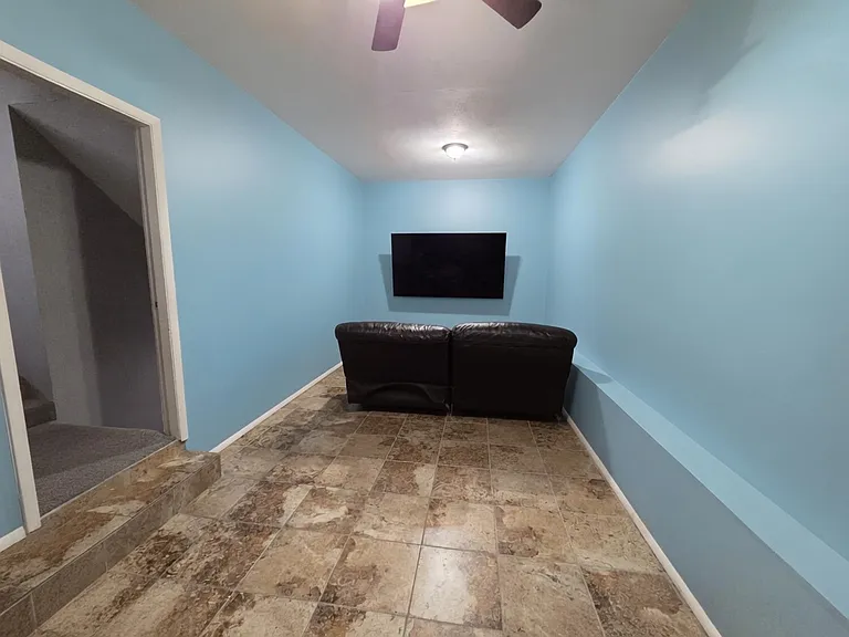 1561 W Ponderosa Ln — Photo 16