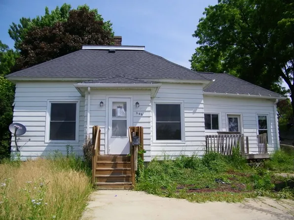 206 W Elroy St, Elroy, WI 53929