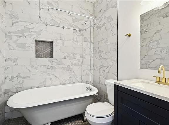 5th image of 2827 Dryades St #2A