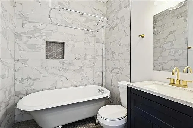2827 Dryades St #2B — Photo 5