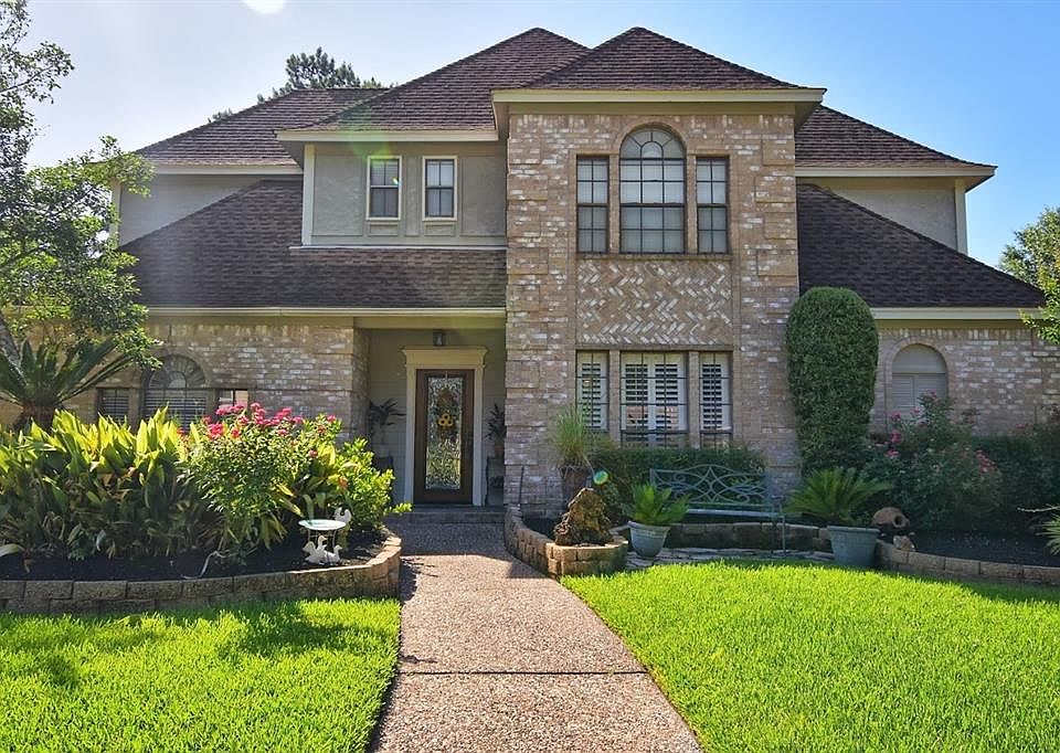 1st image of 20015 Pine Wind Dr