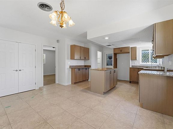 3rd image of 316 S Mango St