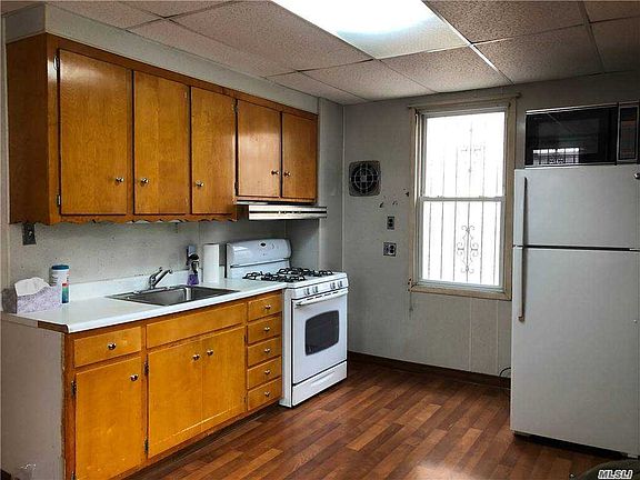 3rd image of 90-45 55th Ave