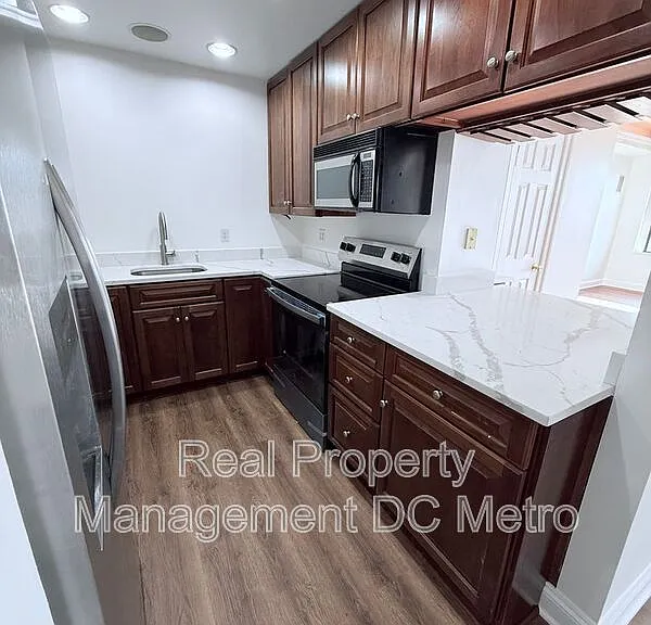 1316 New Hampshire Ave NW #702 — Photo 12