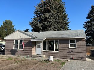 12 Grape Ave W, Omak, WA 98841