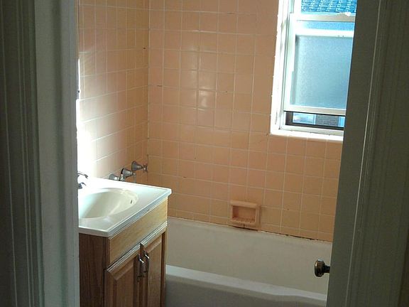 5th image of 1522 N Harlem Ave APT 3S