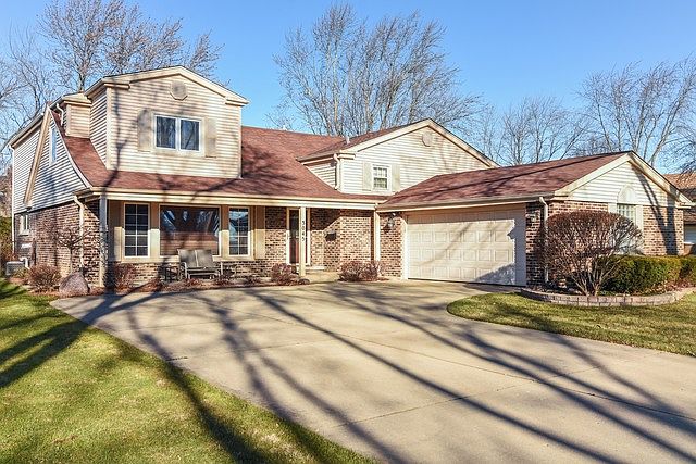 1st image of 3045 Huntington Dr