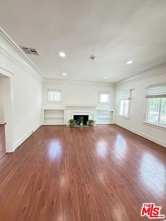 4 bed, 3.0 bath, 2052 sqft, $6,700 — Photo 4