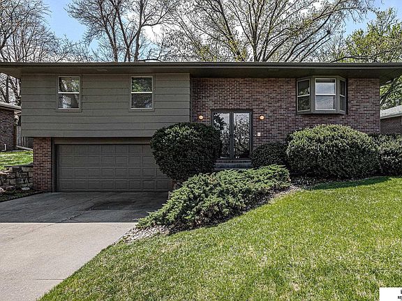 3rd image of 6015 Oakridge Dr