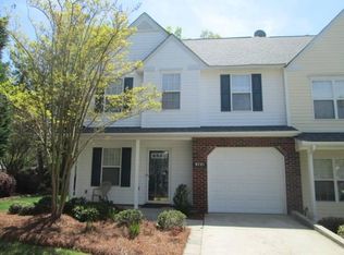 8721 Robinson Forest Dr, Charlotte, NC 28277