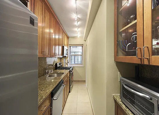 Sold by Warburg | media 11