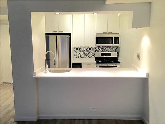 Rented by R New York | media 2