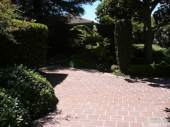 3rd image of 1162 W Monterey Ave