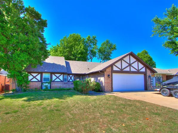1508 NE 2nd St, Moore, OK 73160