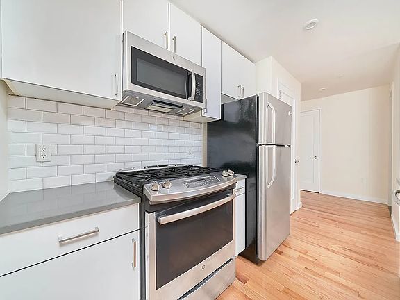 5th image of 2211 3rd Ave #8B
