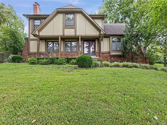 2nd image of 16042 Meadow Ln