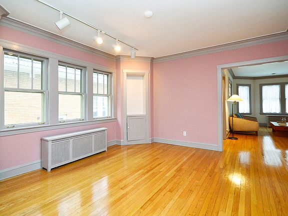 5th image of 2237 Lincolnwood Dr