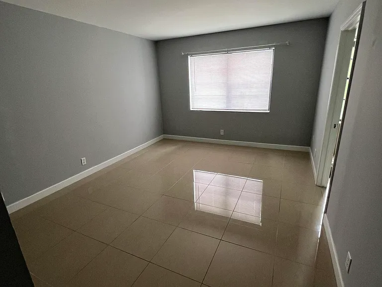 9235 SW 8th St #503 — Photo 9