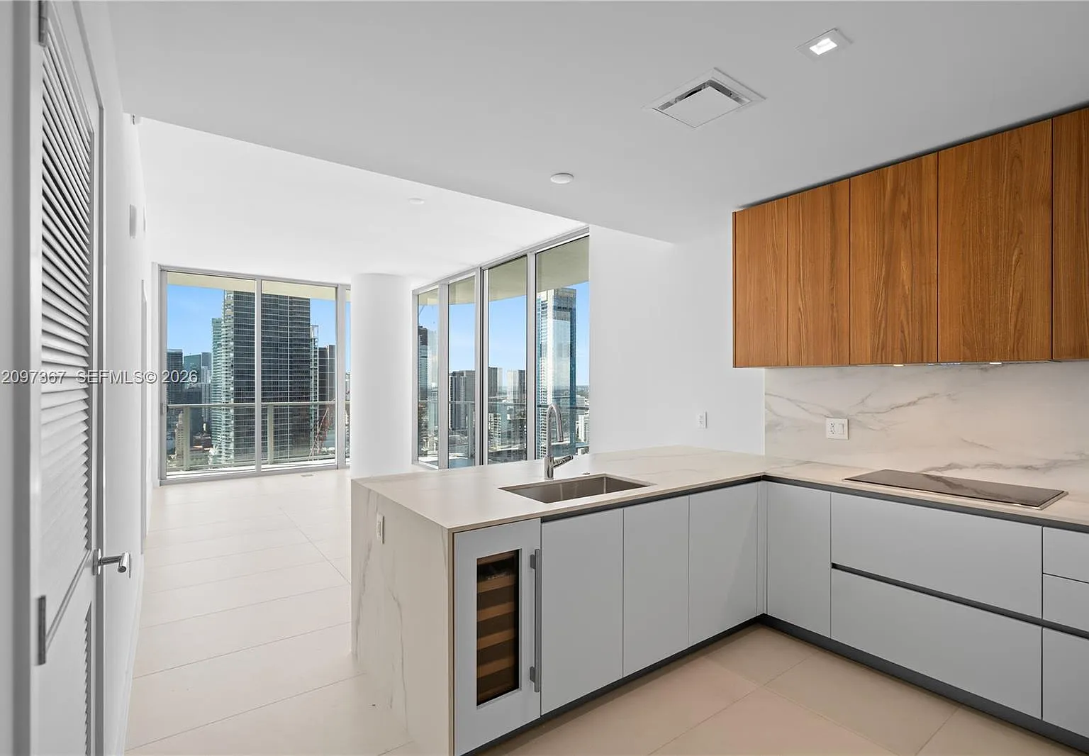 Casa Bella Residences — Photo 1