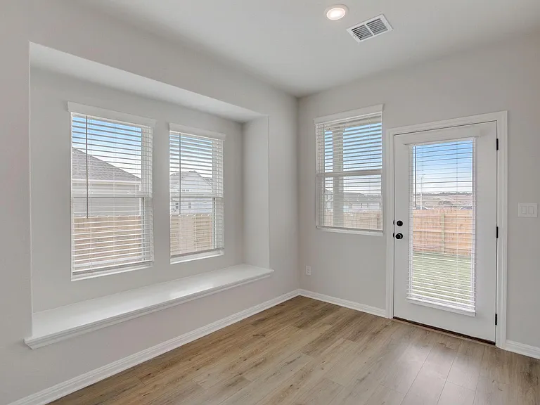 125 Clemens Dr — Photo 12