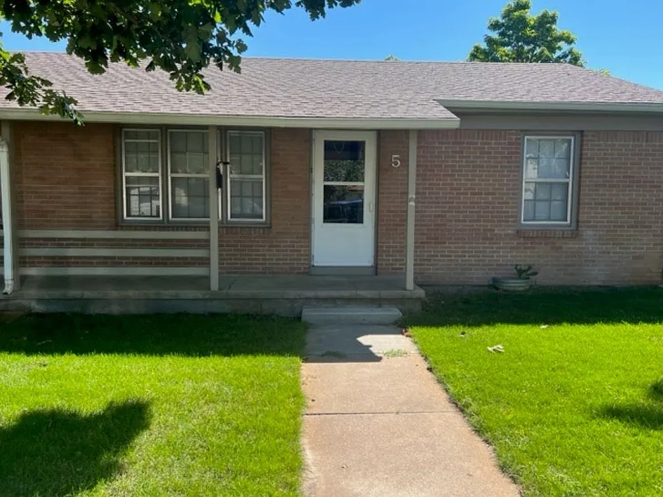 5 S Hayes Ave