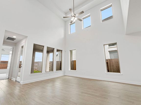 4th image of 7815 Clover Gully Ln