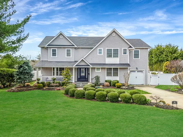 161 Unqua Road, Massapequa, NY 11758